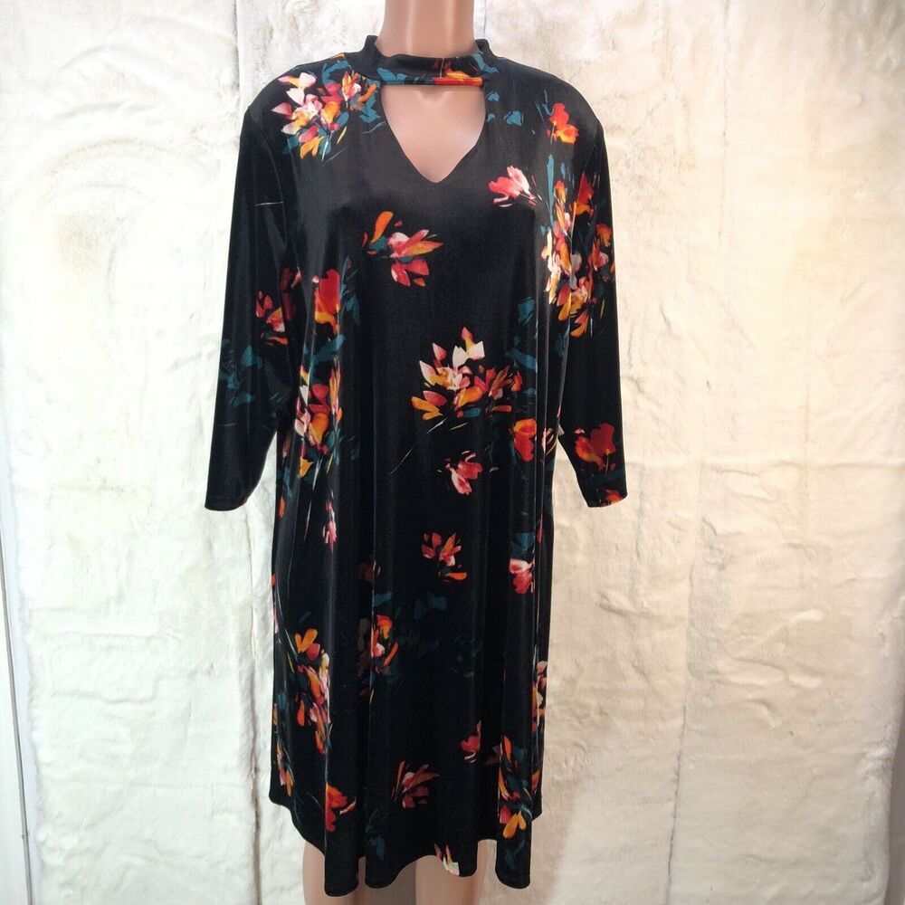 Velvet Shift Women Dress Size 1X Black Floral Stretchy Choker Neck - Picture 3 of 11